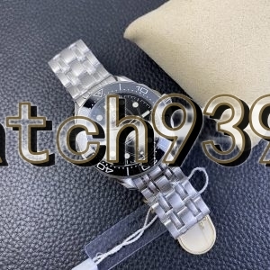 OM 【詹姆斯—邦德】限量版007 海馬300米