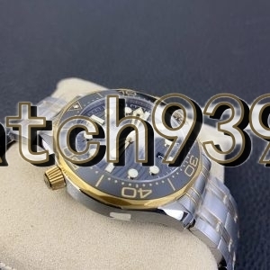 VS 新版海馬300黑盤間黃金款